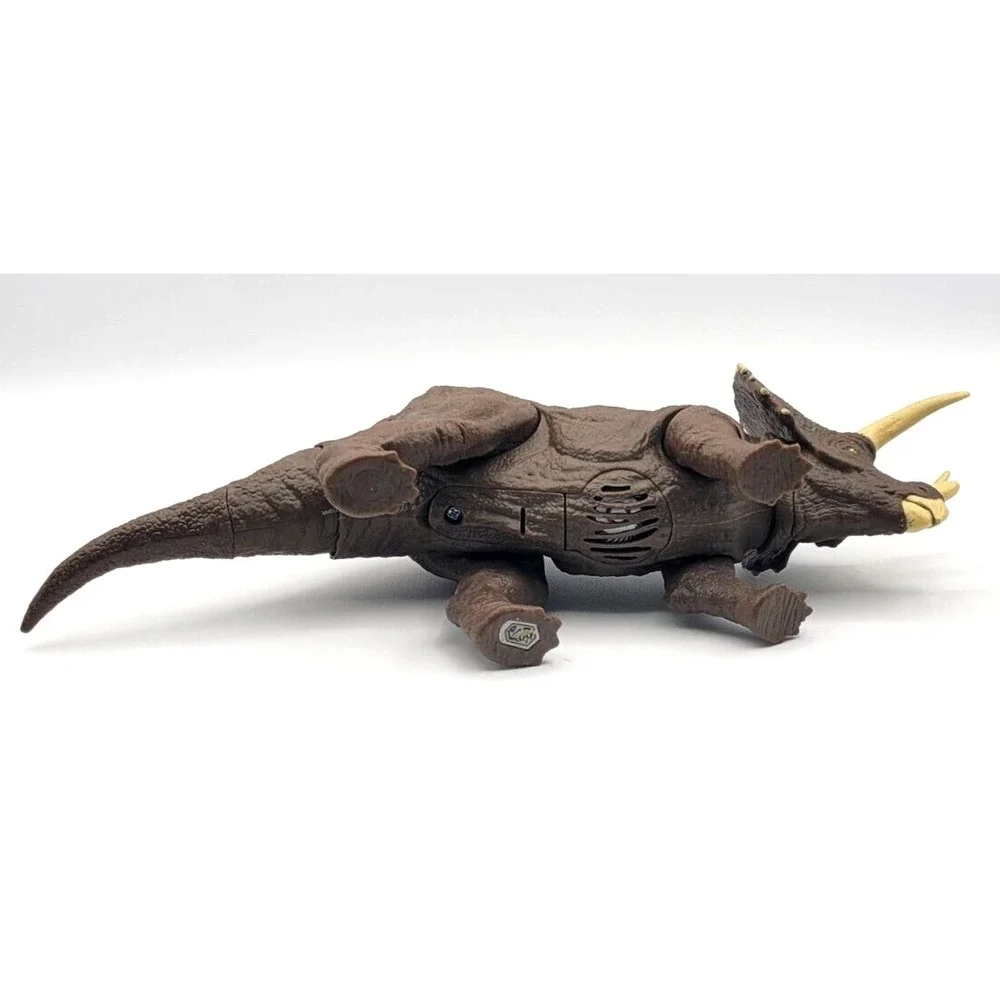 JURASSIC WORLD CAMP CRETACEOUS PRIMAL ATTACK SOUND STRIKE‎ TRICERATOPS FIGURE
